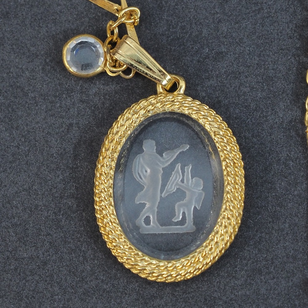 Goldette NY Necklace Triple Strand Clear Bezel Intaglio Pendant Gold Tone MCM - Picture 7 of 10